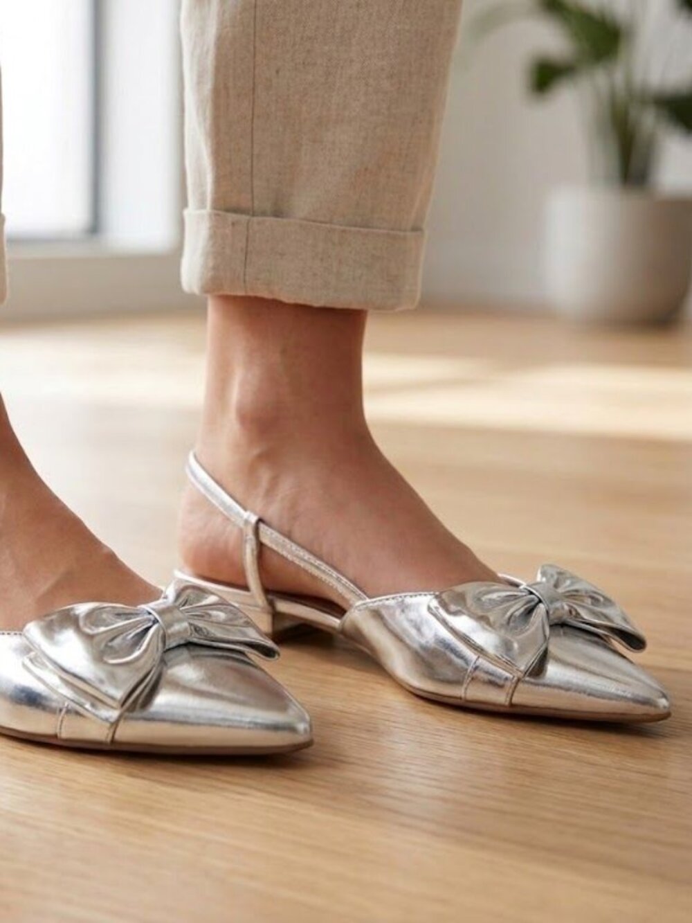 Chinese Laundry Pointy Toe Flats With Bows Silver US 11 (10)